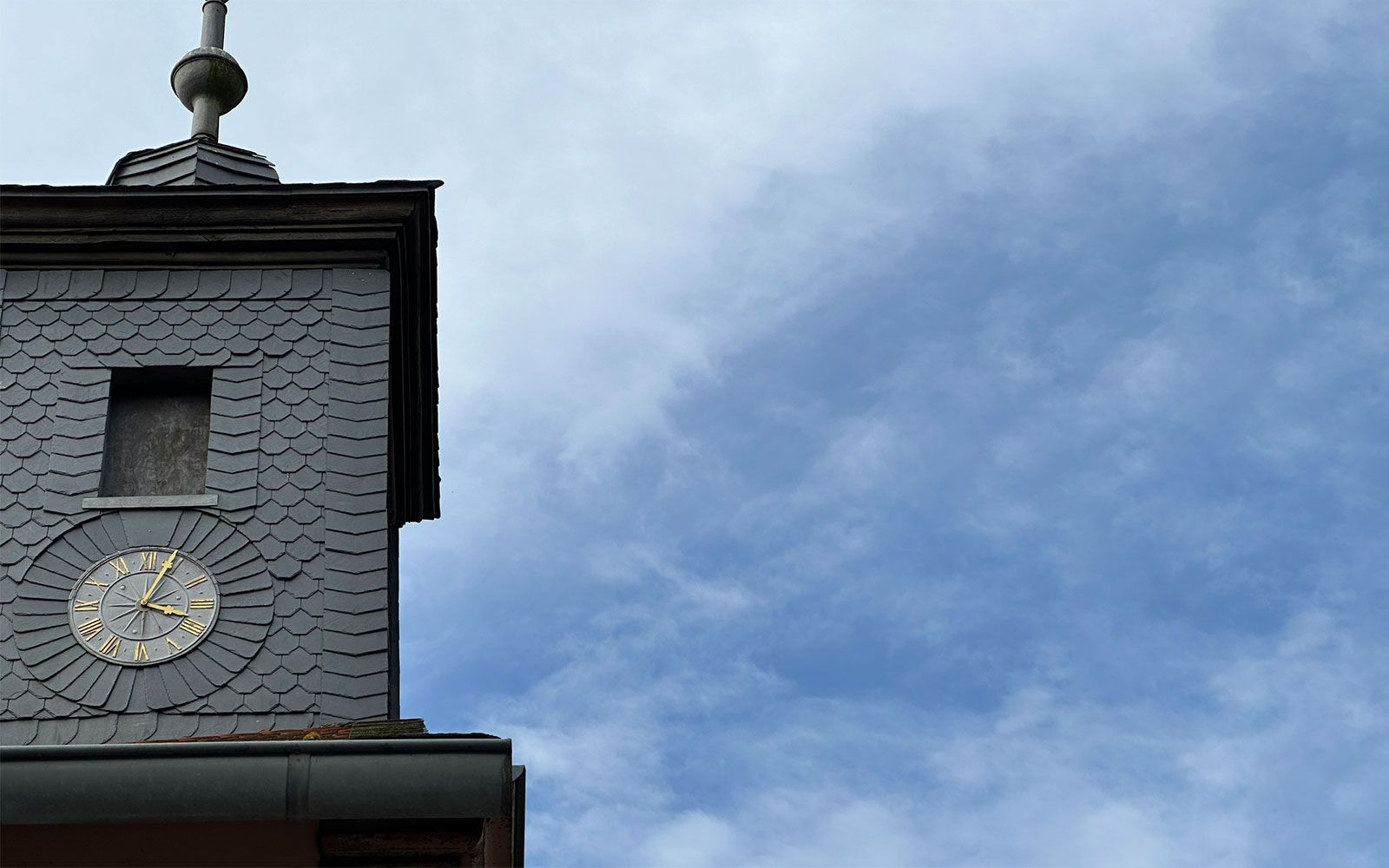 Glockenturm der Möllerhalle auf der alten Schmelz in St. Ingbert.
